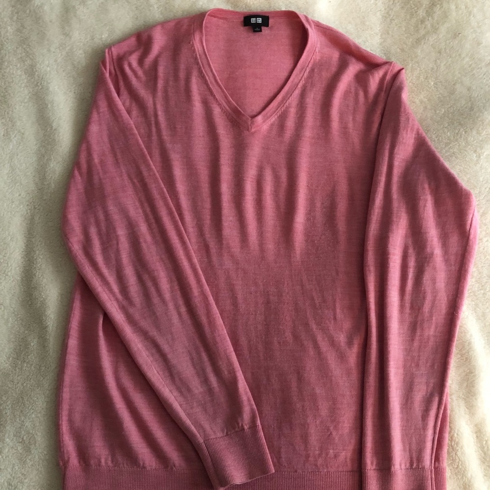 Men’s Uniqlo Merino Wool Sweater (pink)
